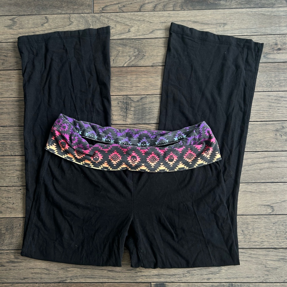 Y2K Skull No Boundaries XL Fold Over Waistband Yoga Pants